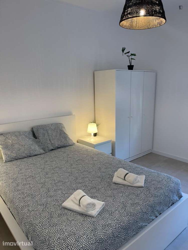 Quarto - localizado em Setubal - Grande imagem: 4/7