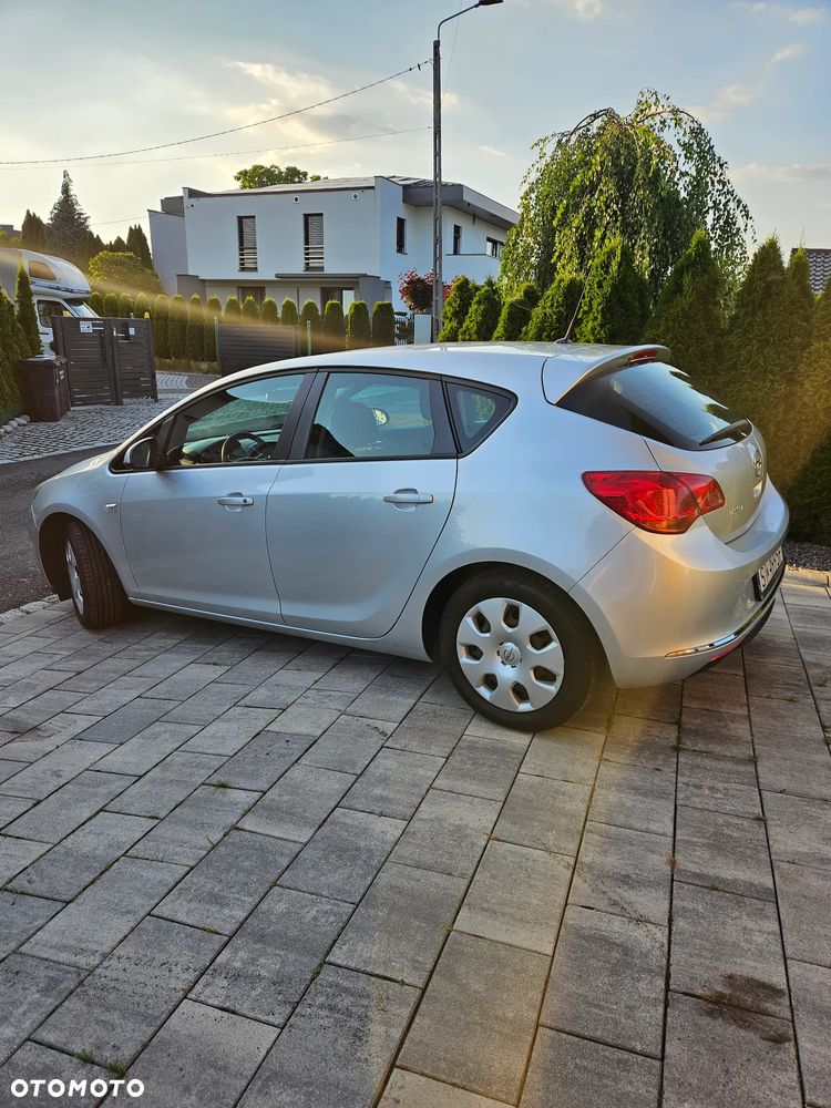Opel Astra 1.6 Essentia - 3