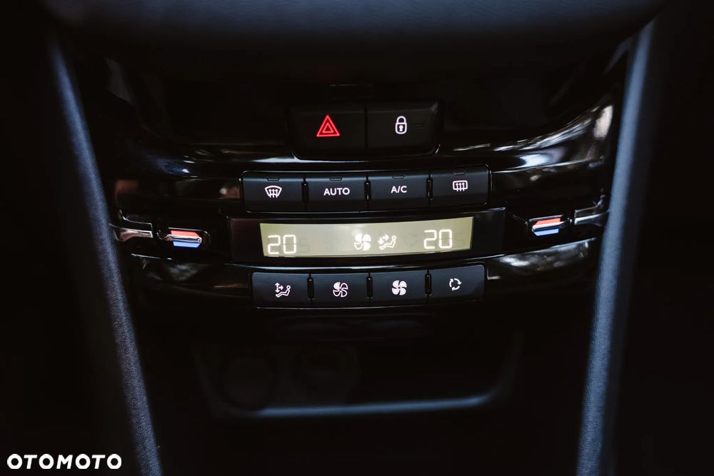 Peugeot 208 PureTech 82 Start & Stop Allure - 14