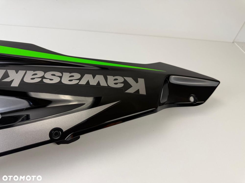 Prawy dolny pług owiewka Kawasaki ZX6R Ninja 2023+ - 14