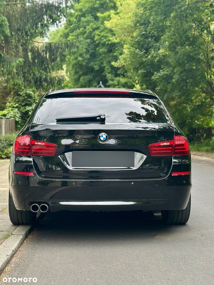 BMW Seria 5 520d xDrive - 14