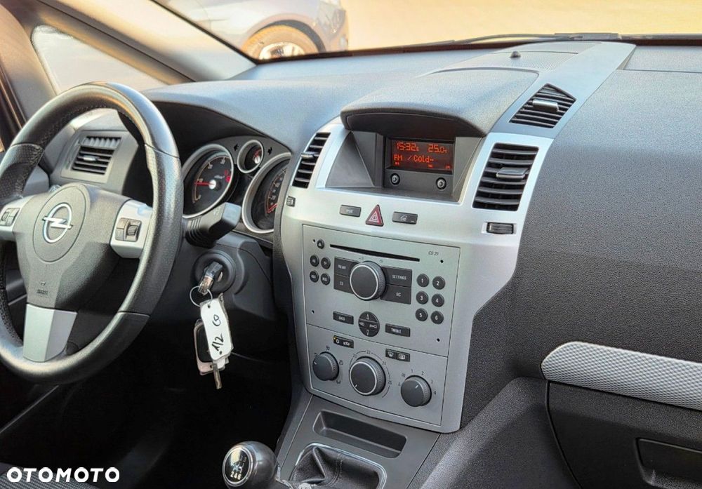 Opel Zafira - 11