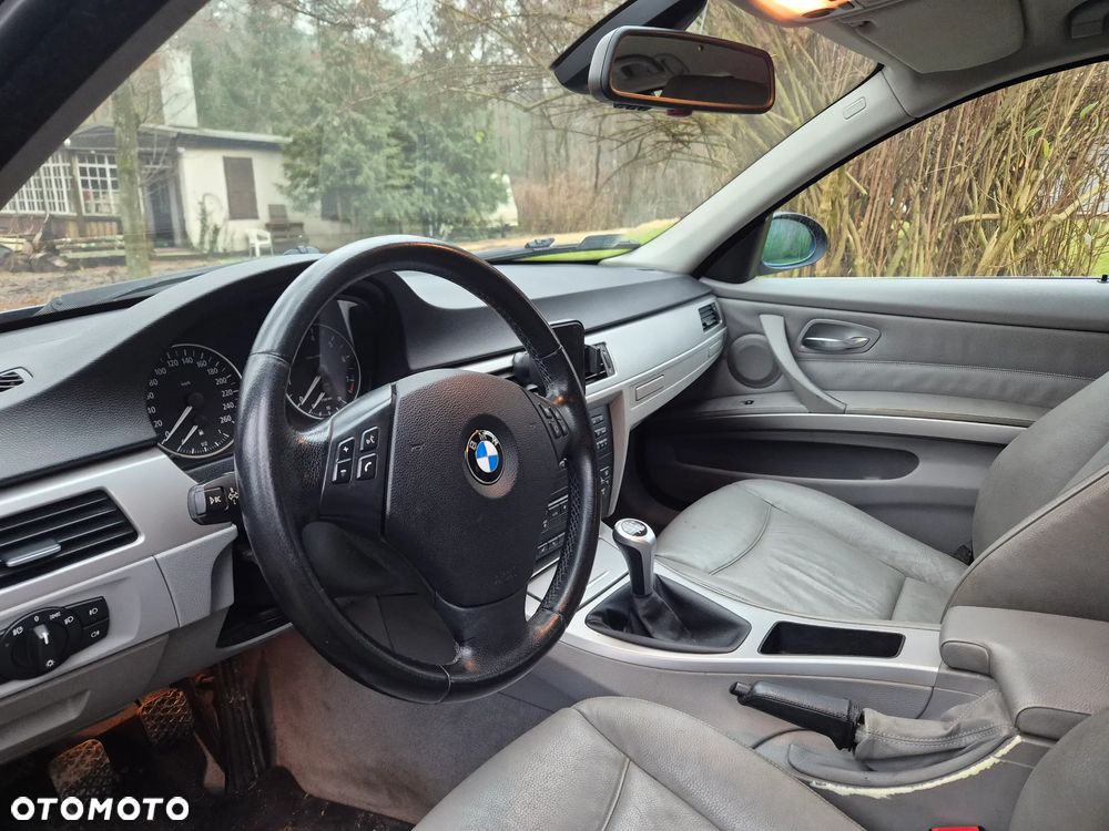 BMW Seria 3 325i - 8