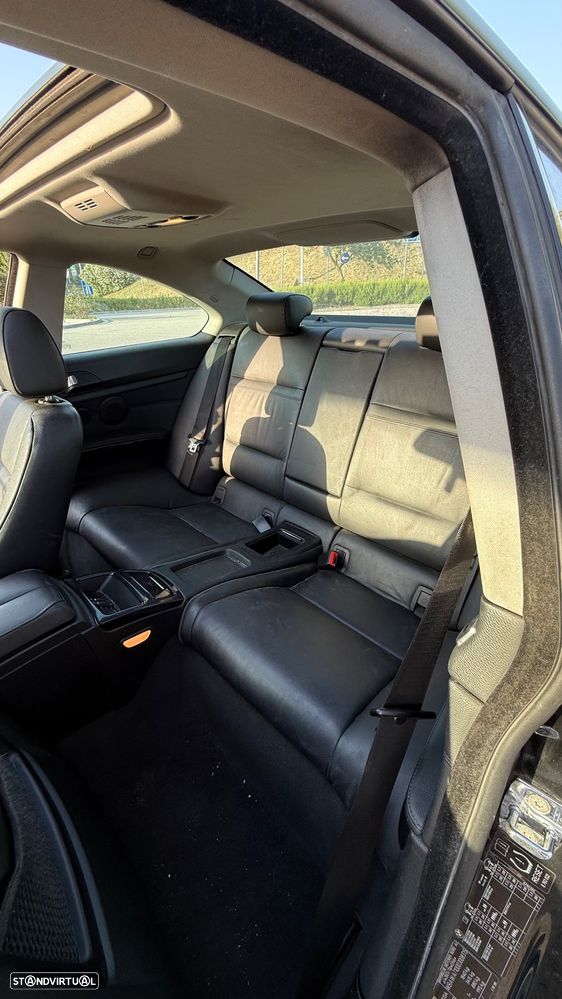 BMW 320 i Coupe Auto - 9