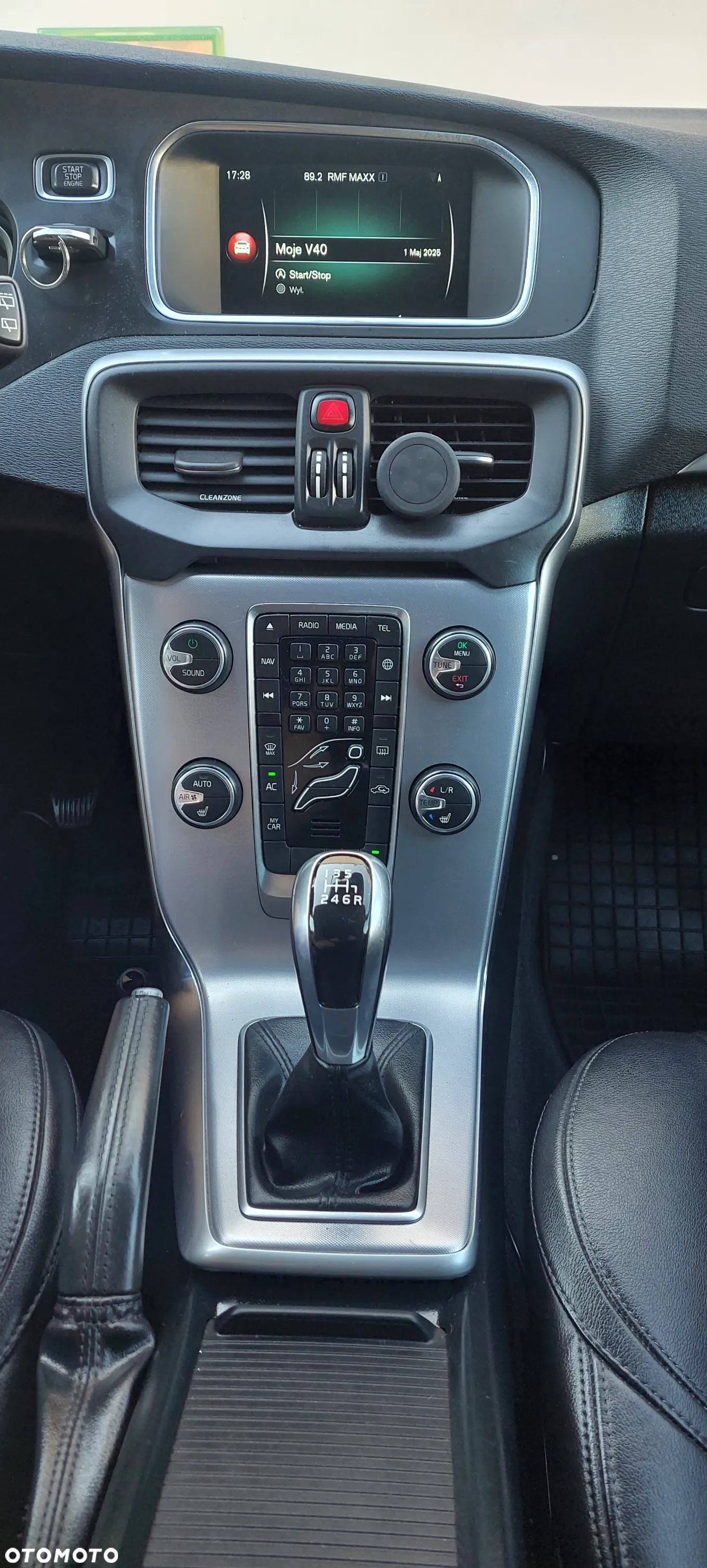 Volvo V40 D3 Momentum - 16