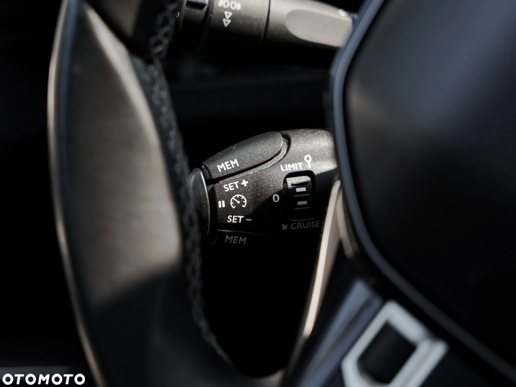 Peugeot 3008 1.6 BlueHDi Allure S&S - 25
