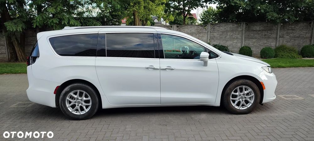 Chrysler Pacifica - 2