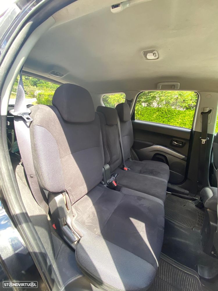 Mitsubishi Outlander 2.0 DI-D SW 4WD - 45