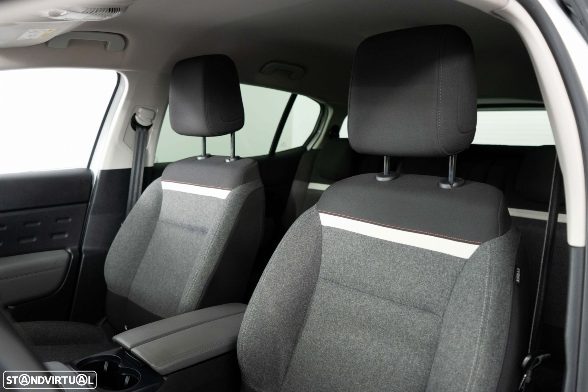 Citroën C5 Aircross 1.6 Hybrid Feel Business (TA) e-EAT8 - 8