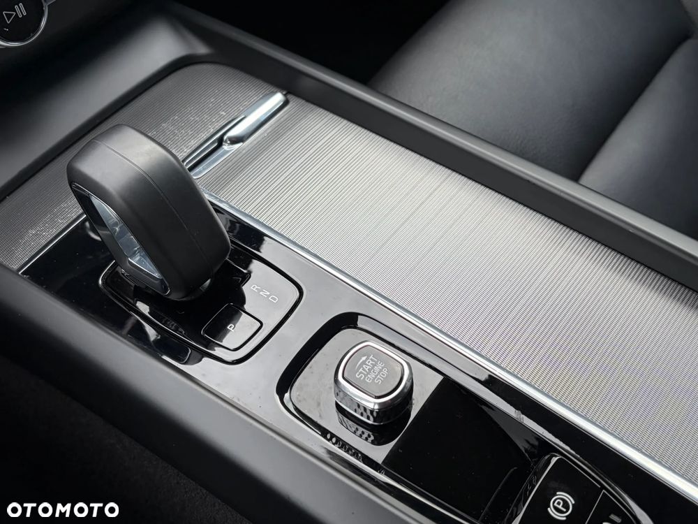 Volvo XC 60 B4 D Core - 29