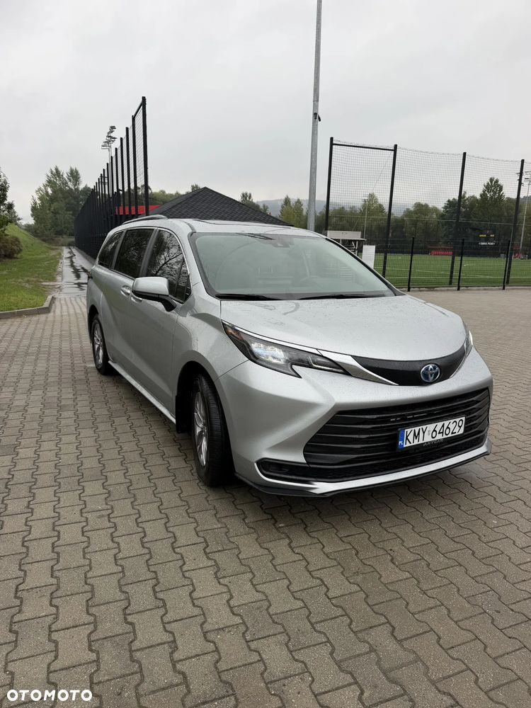 Toyota Sienna - 7
