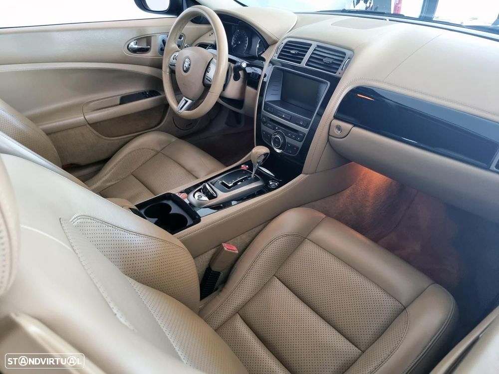 Jaguar XK 4.2 V8 - 39