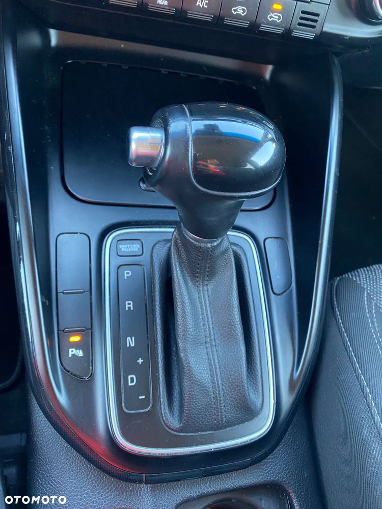 Kia Carens - 30