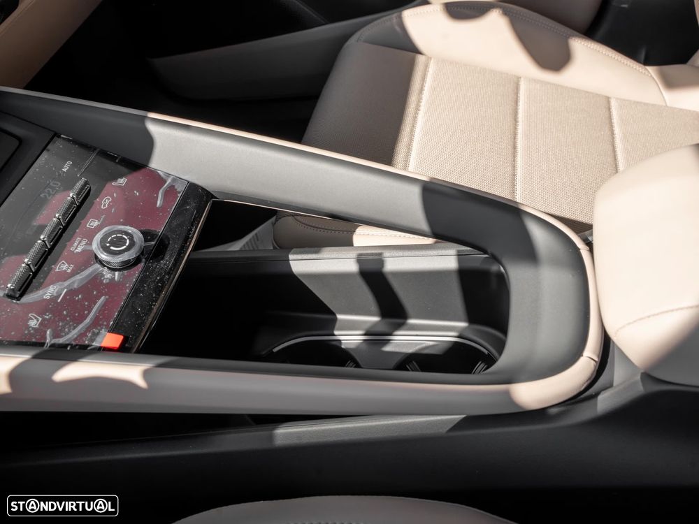 Porsche Macan Electric 4 - 19