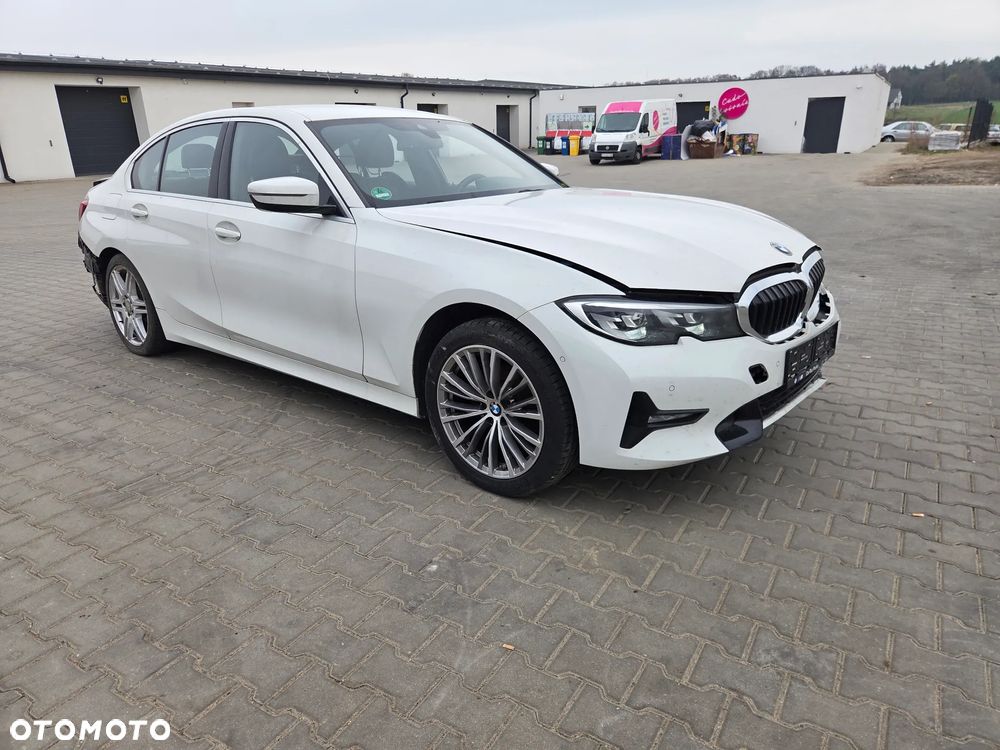 BMW Seria 3 320d xDrive Edition M Sport Shadow - 2