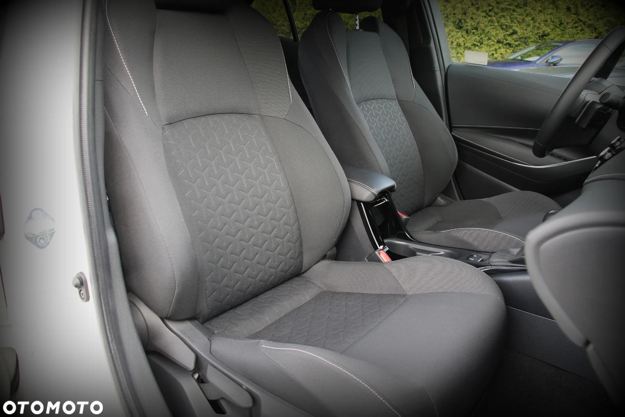 Toyota Corolla 2.0 Hybrid Comfort - 16