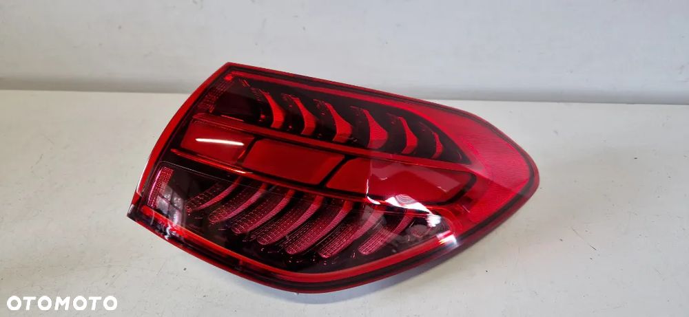 Lampa tył tylna prawa Mercedes C Klasa w206 206 Kombi