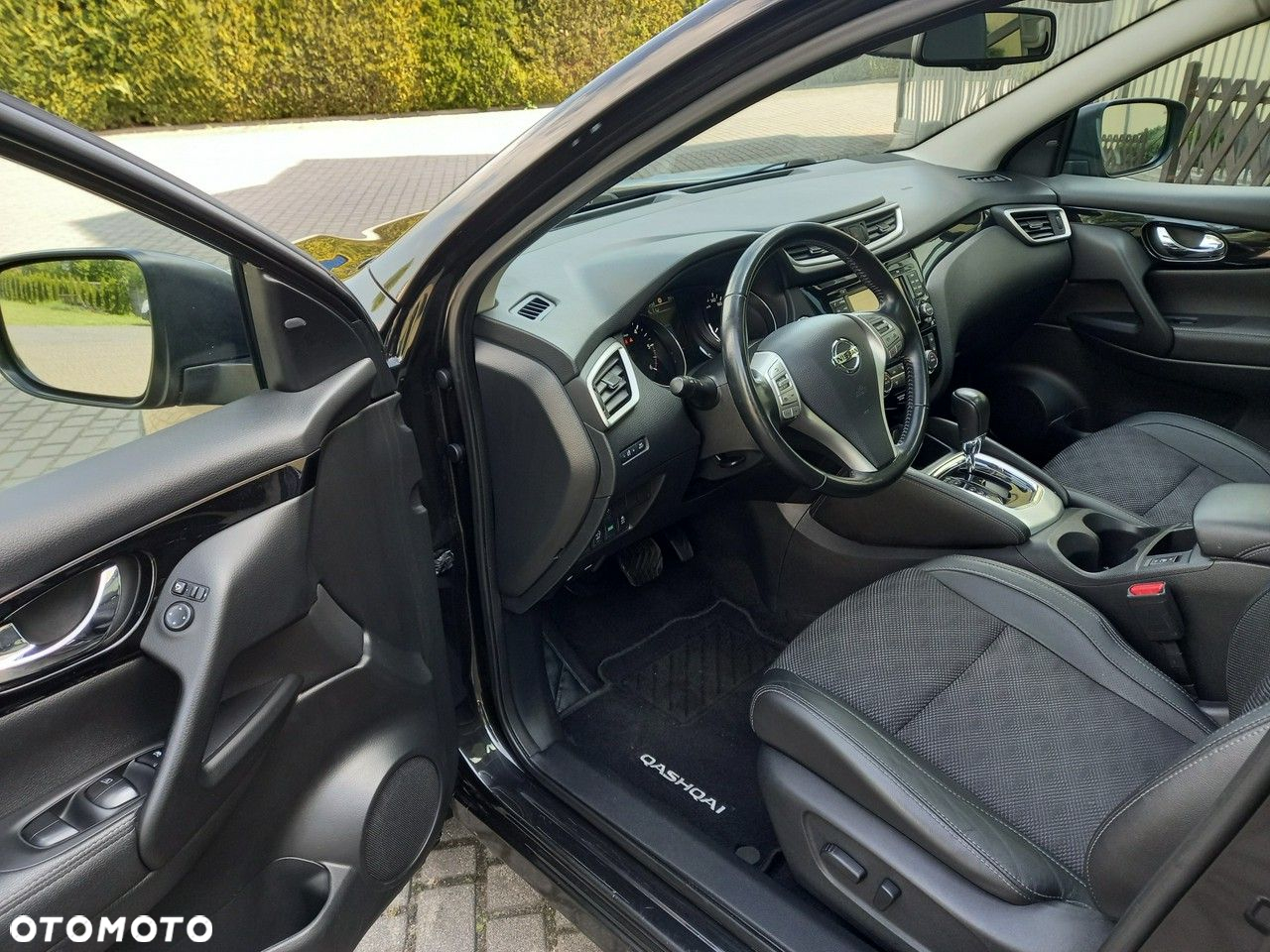 Nissan Qashqai 1.6 dCi Xtronic TEKNA+ - 32