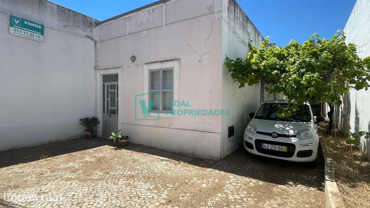 T2 em banda com garagem, jardim e terraço em Faro - Grande imagem: 3/23