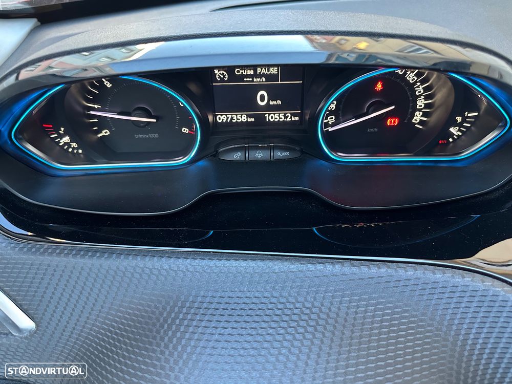 Peugeot 2008 - 12