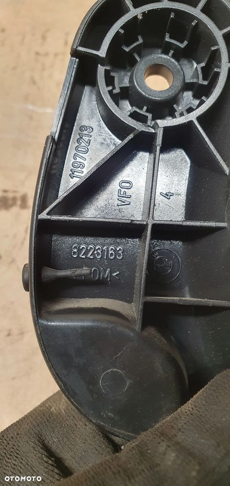Klamka raczka dźwignia otwierania maski BMW 3 E46 8223163 - 4