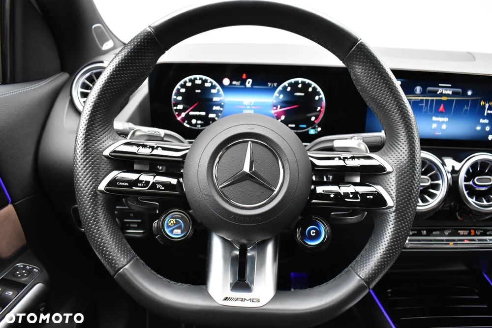 Mercedes-Benz GLA - 20