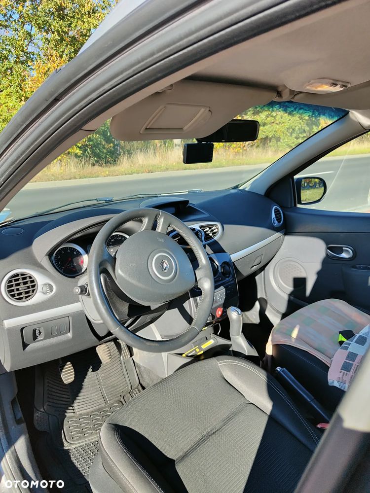 Renault Clio 1.2 16V TCE Alize - 11