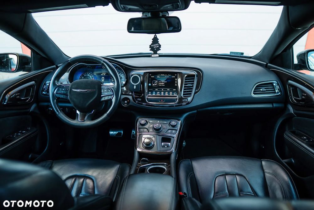 Chrysler 200 - 13