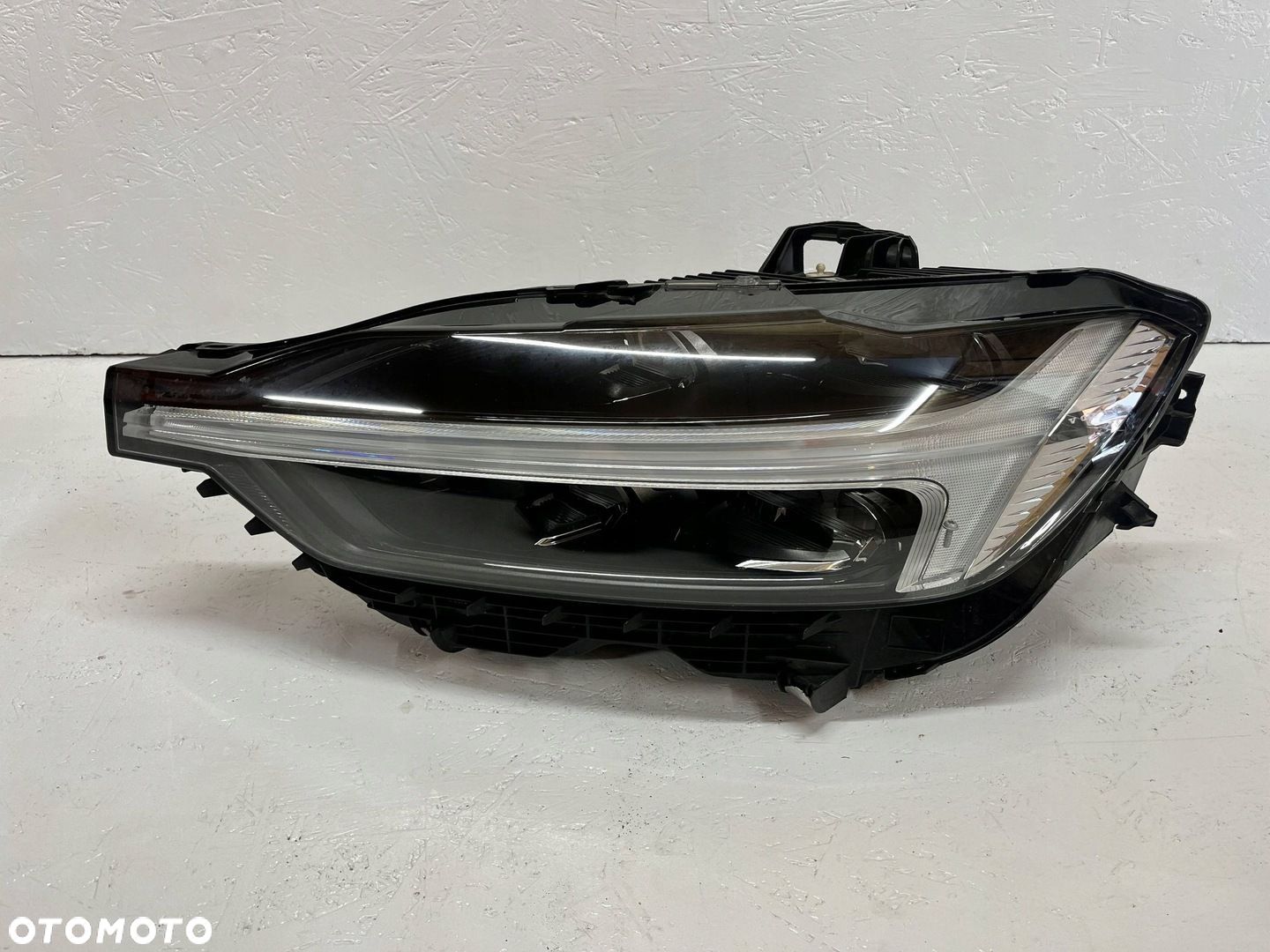 Volvo XC60 II LIFT REFLEKTOR LEWY PRZEDNI 32404709 ORG WYS 24H FV - 1