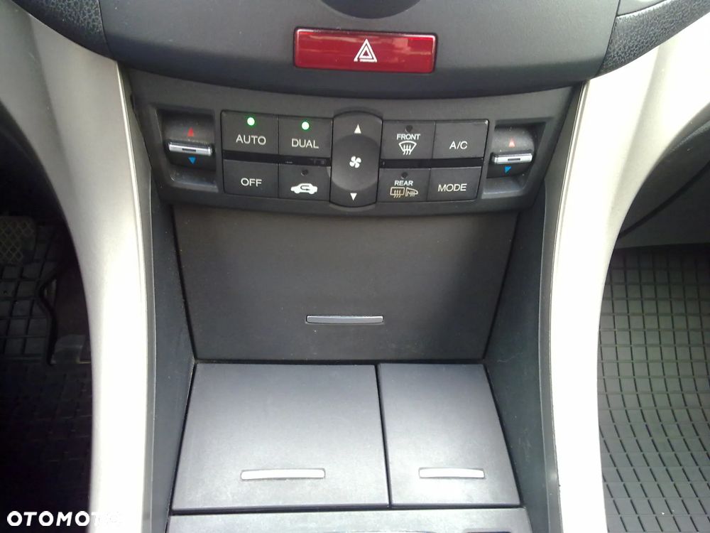 Honda Accord 2.0 Elegance - 28