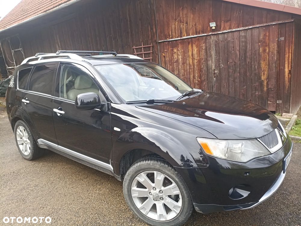 Mitsubishi Outlander - 1
