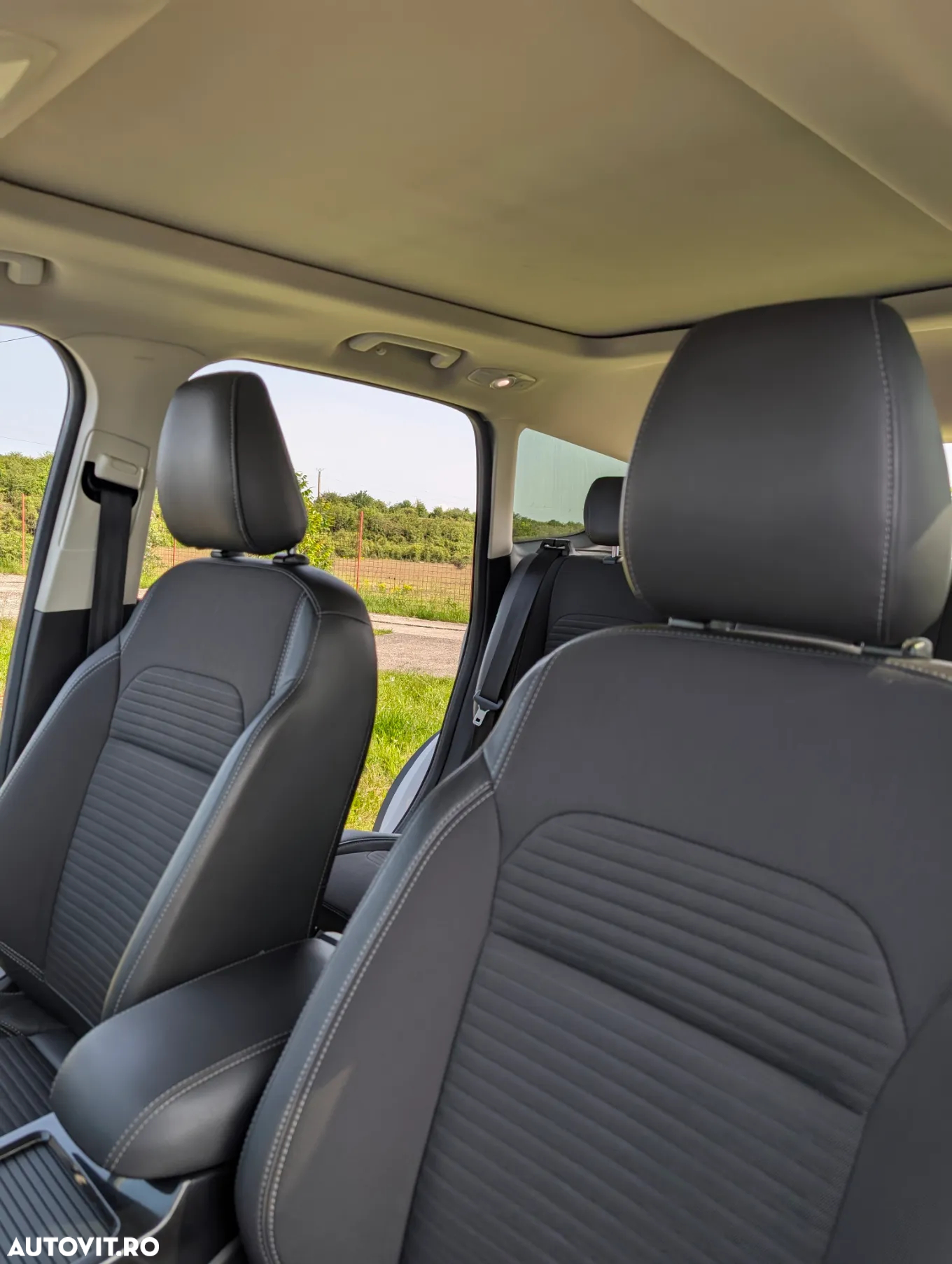 Ford Kuga 2.0 TDCi 4WD Powershift Titanium - 8