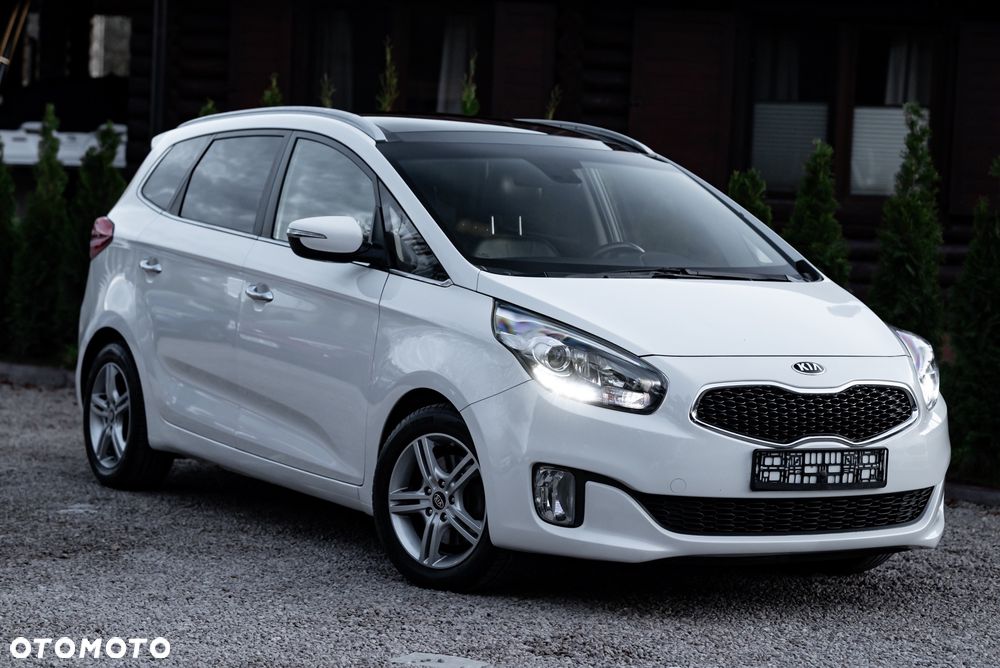 Kia Carens - 5