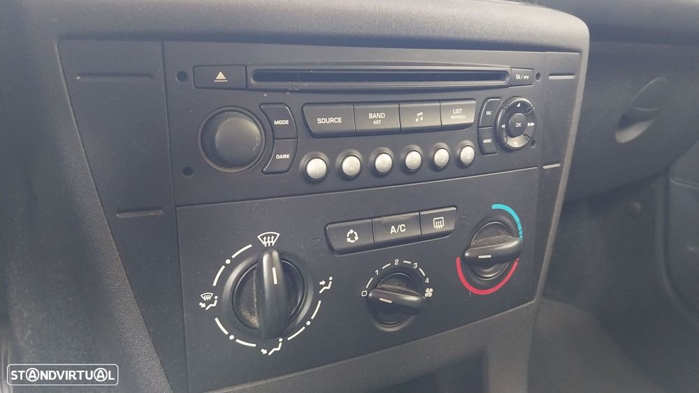 Citroën C4 1.4 16V SX - 9