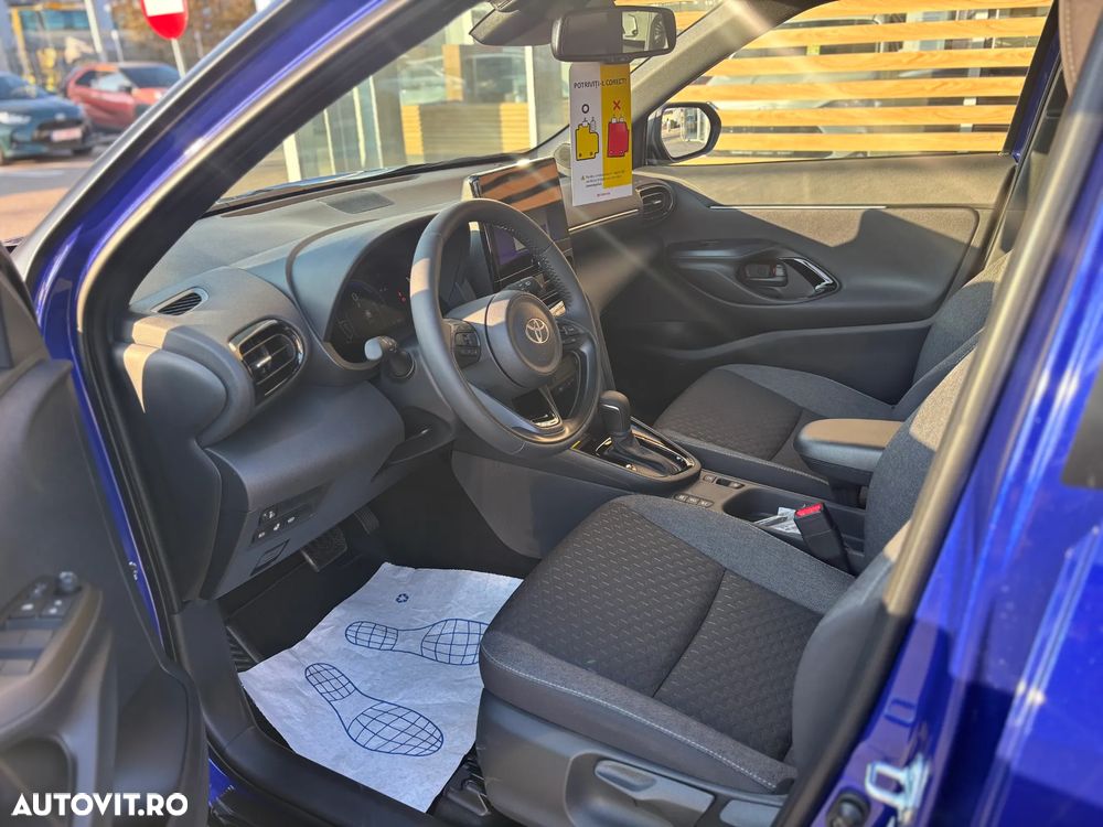 Toyota Yaris Cross 1.5 VVT-i HSD 4x2 Dynamic - 12