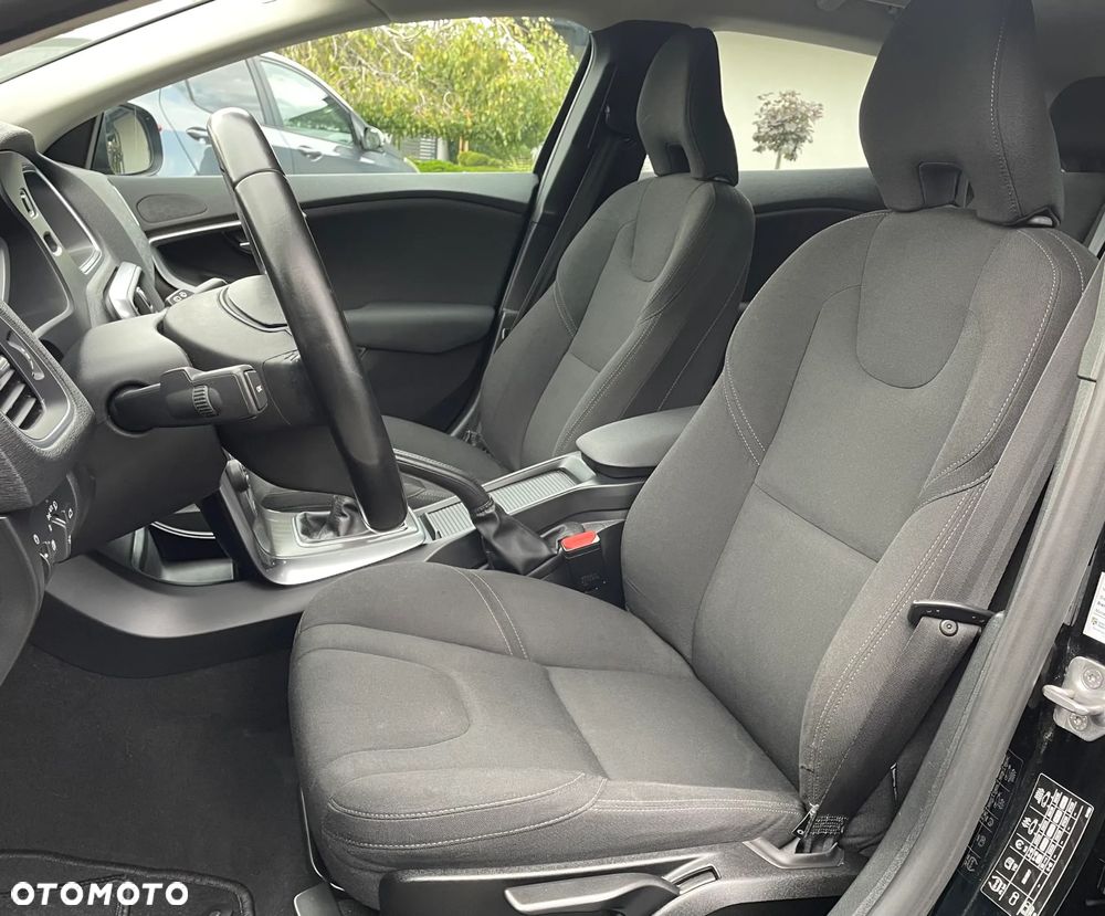 Volvo V40 D2 Momentum - 9
