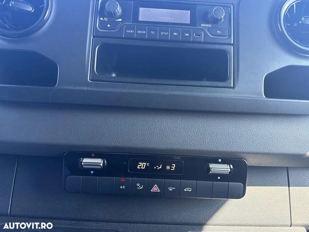 Mercedes-Benz Sprinter - 12