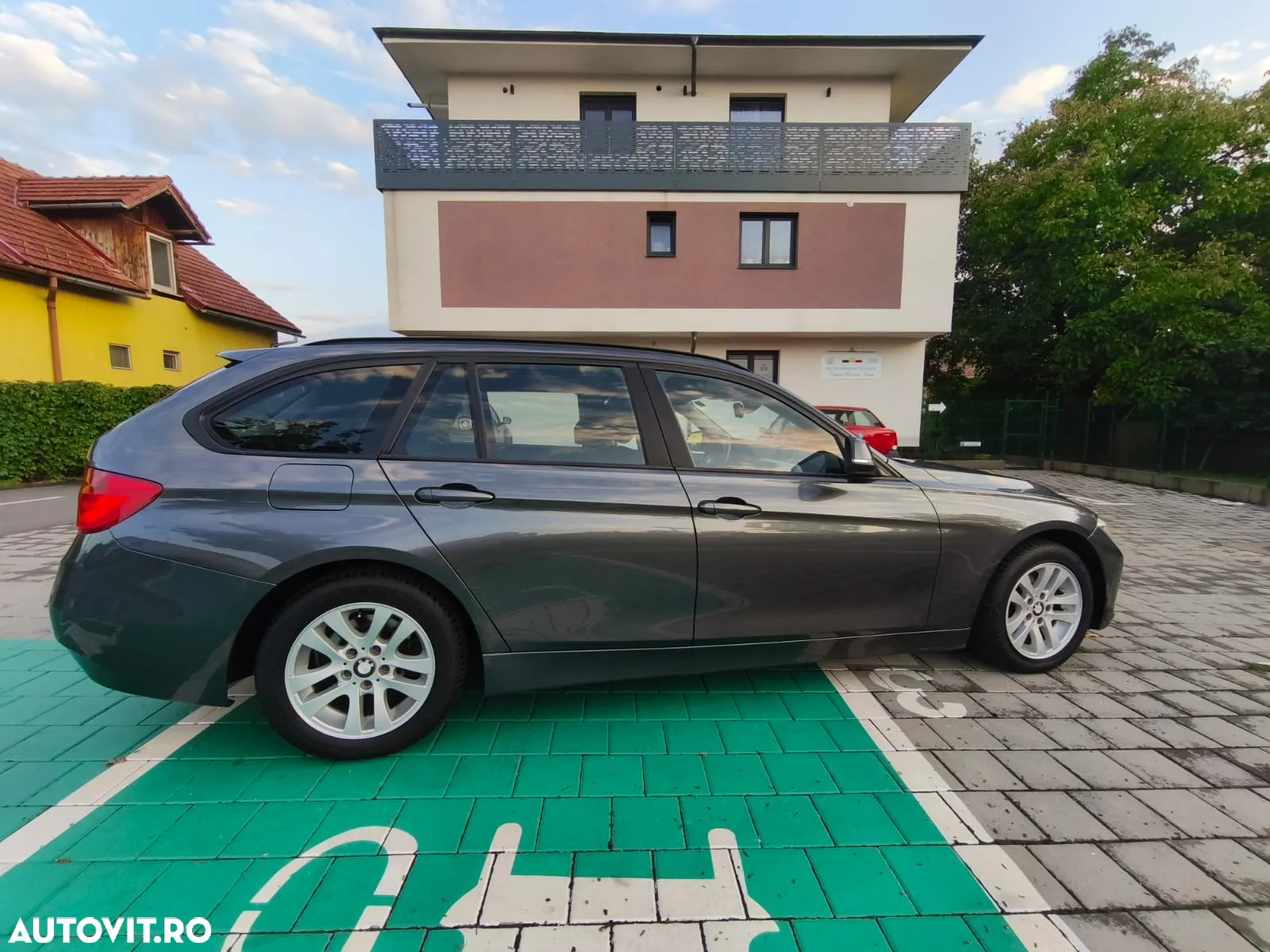 BMW Seria 3 318d Touring - 5