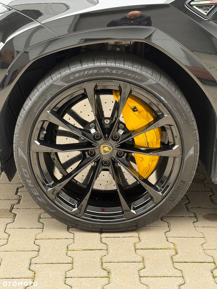 Lamborghini Urus - 35