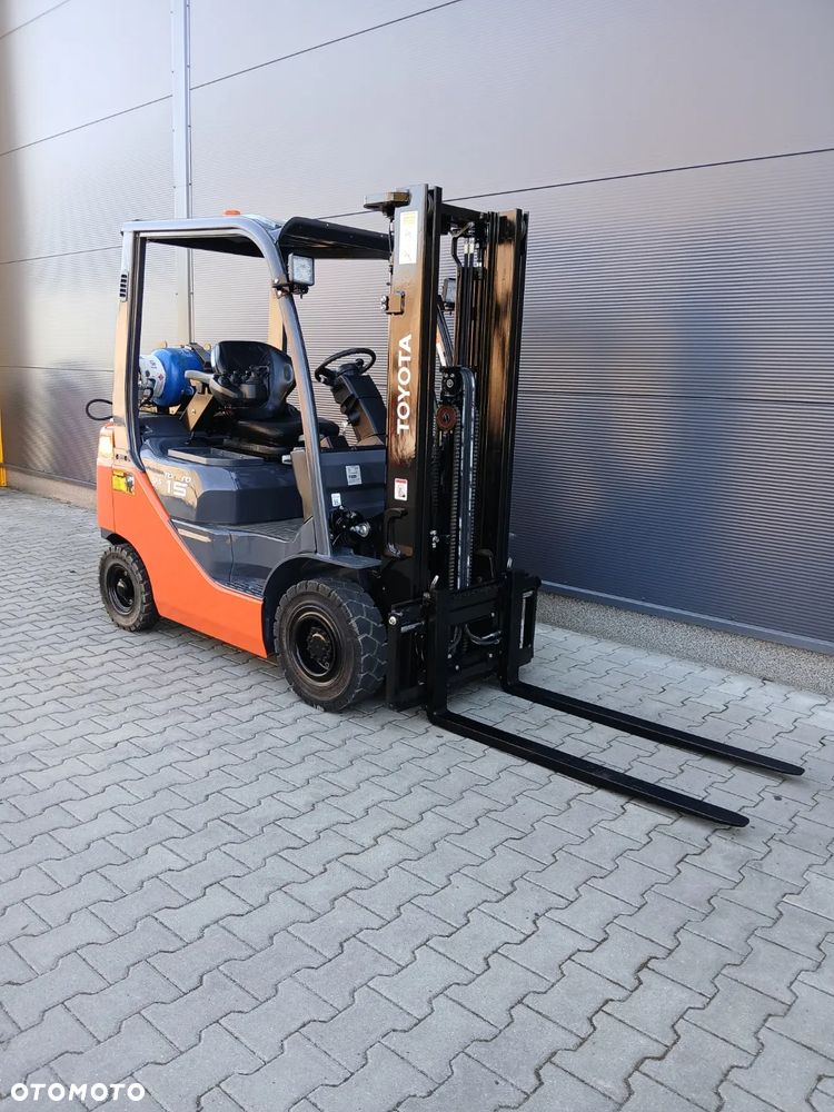 Toyota 02-8FGF15 - 3