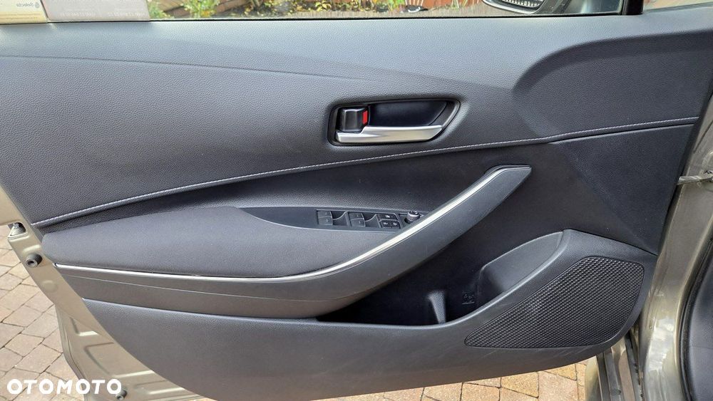 Toyota Corolla 1.8 Hybrid Comfort - 37