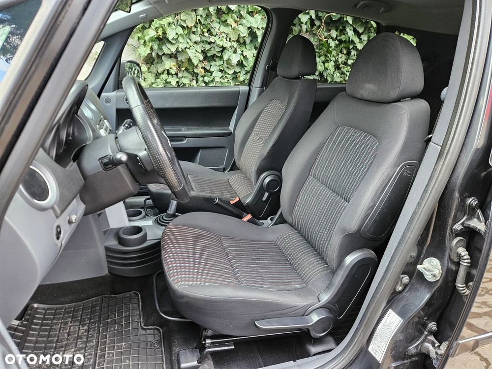 Mitsubishi Colt - 10