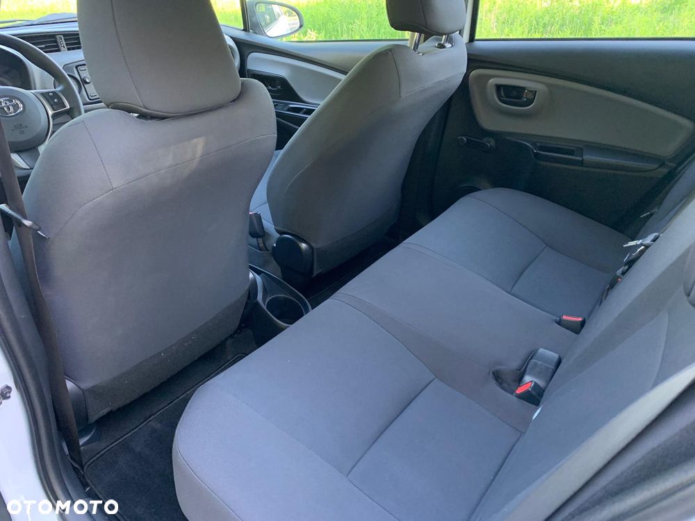 Toyota Yaris Hybrid 100 Active - 17
