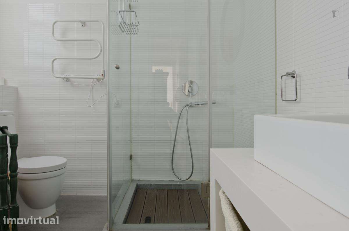 Quarto - localizado em Marquês de Pombal Lisbon - Grande imagem: 2/19