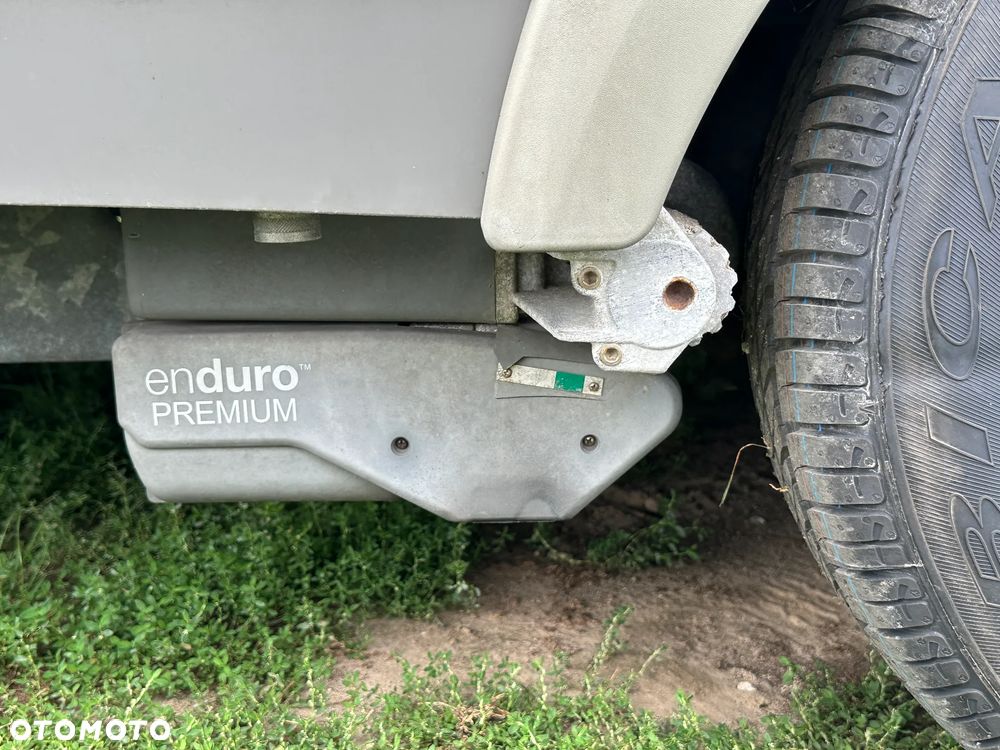 Hymer-Eriba 680 NOVA-GL z napędem, klimatyzacją i łóżkami piętrowymi. - 10