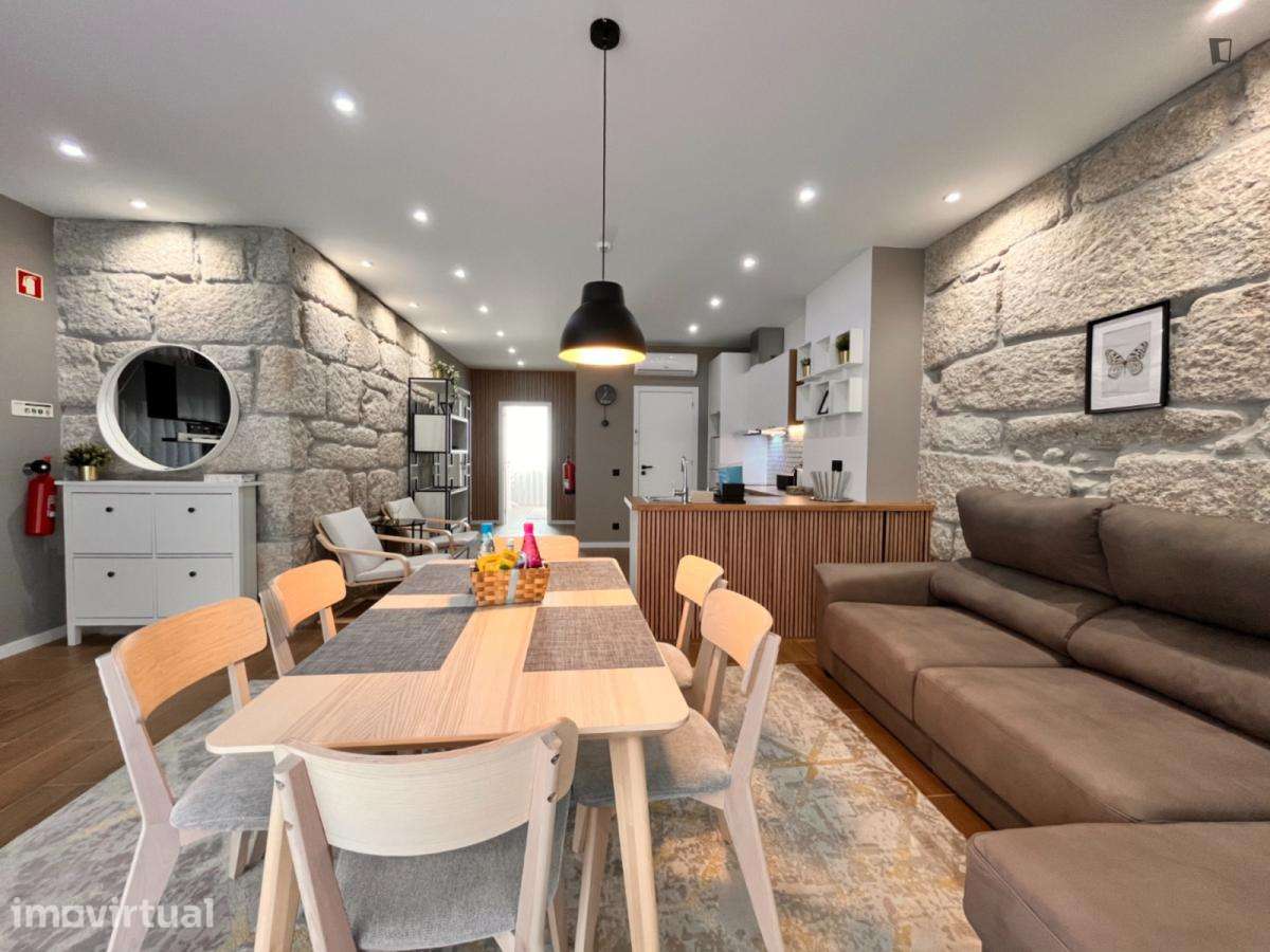 Apartamento com 2 quartos - localizado em Sé Porto - Grande imagem: 2/35