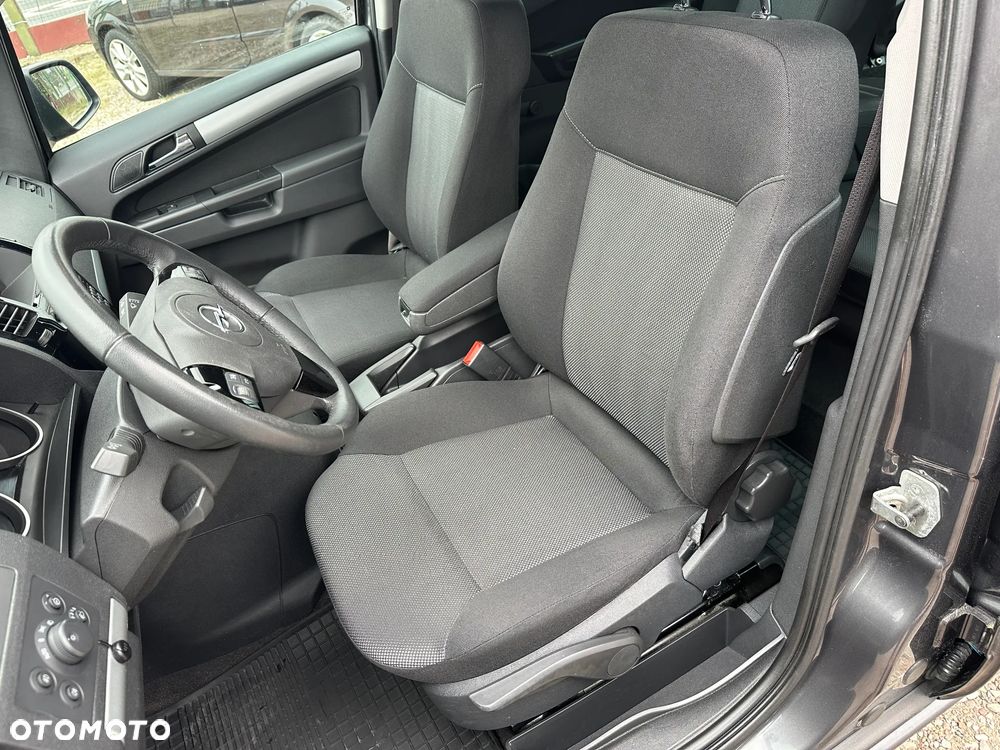 Opel Zafira - 12