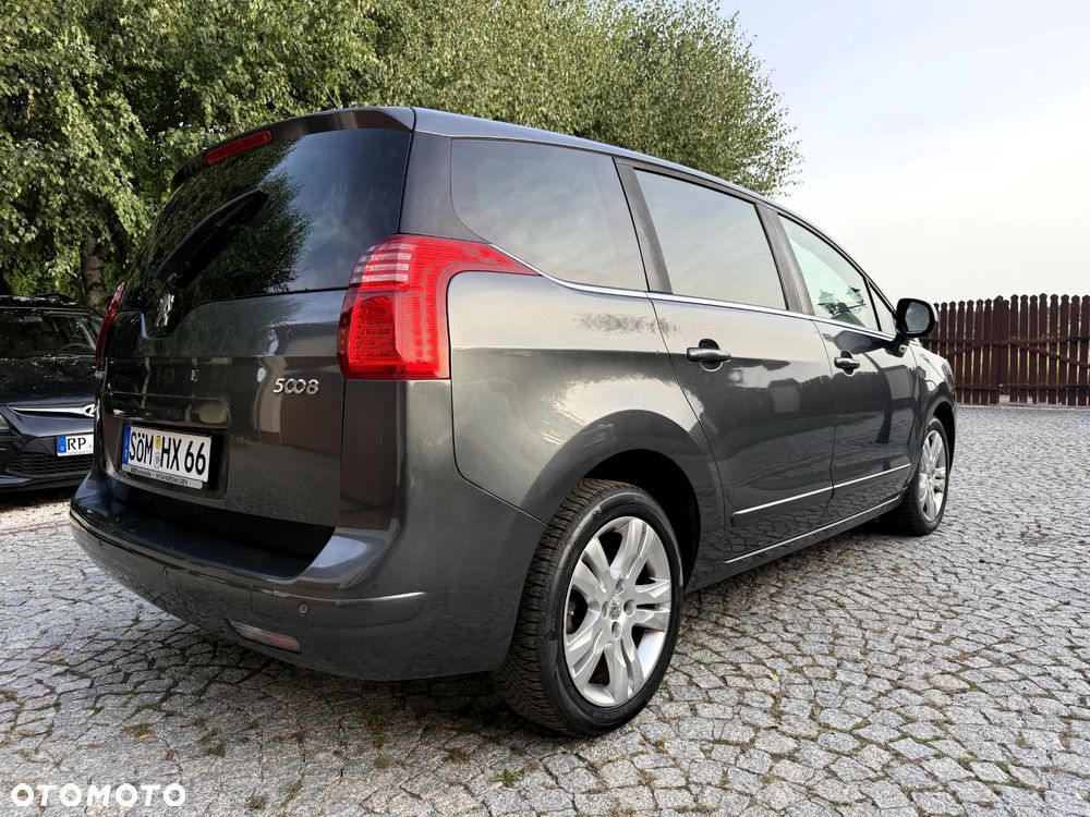 Peugeot 5008 1.6 THP Premium - 6