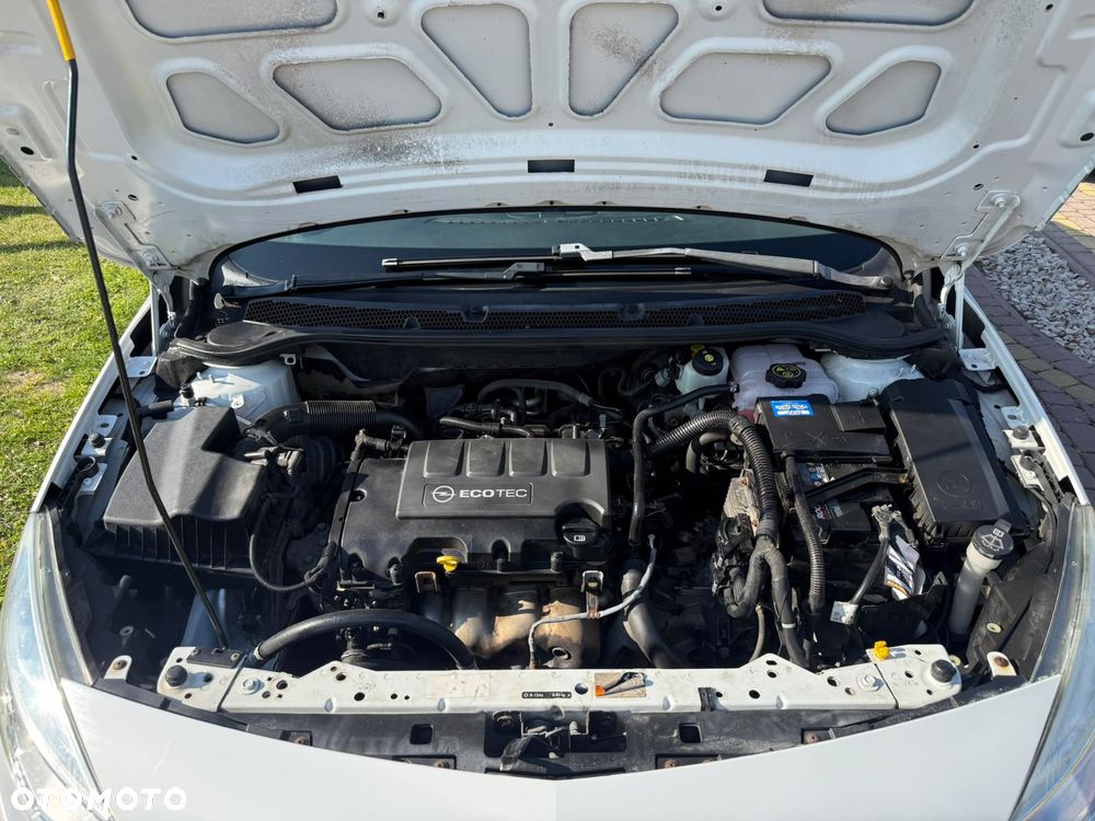 Opel Astra 1.4 150 Jahre - 12