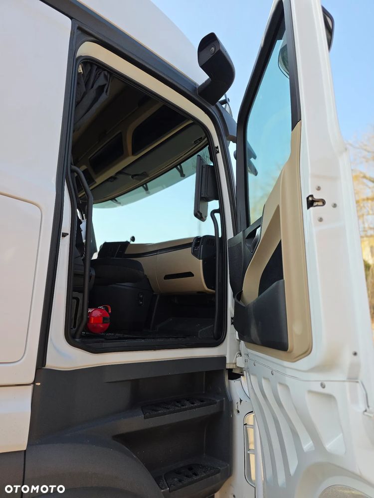 Mercedes-Benz 1845 - 10